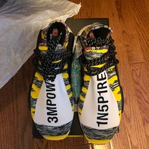 Pharrell Williams Solar Hu NMD Red sz 9 New Box